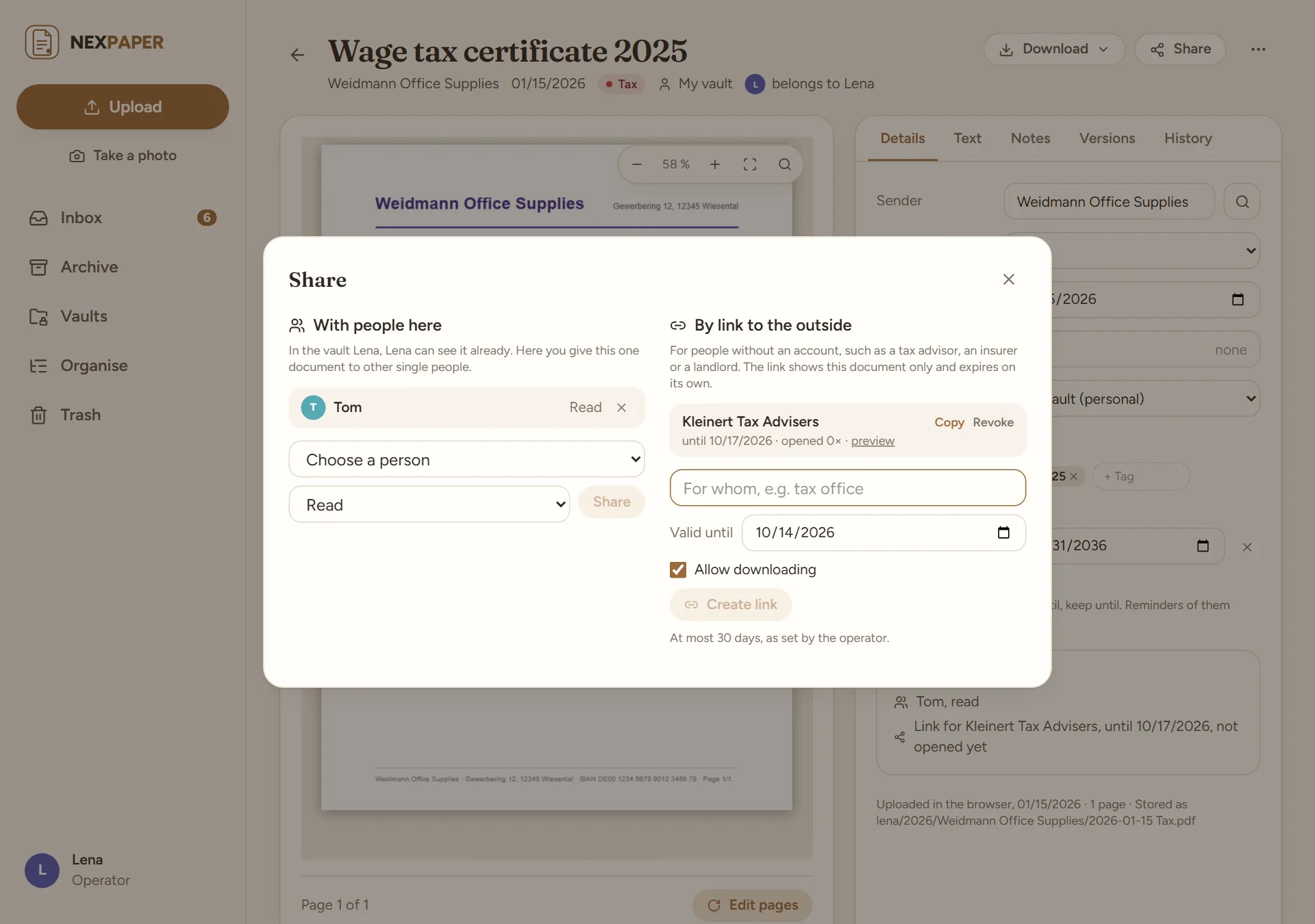 The share dialog of a document: on the left “With people here” with Tom and the right Read, on the right “By link to the outside” with a link already made and the fields “For whom”, “Valid until” and “Allow downloading”.